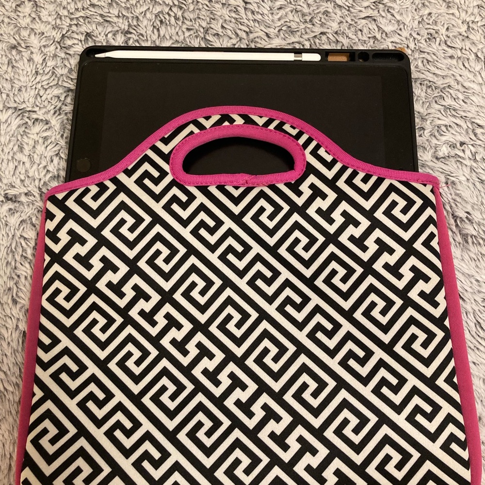 Geometric Tablet Sleeve